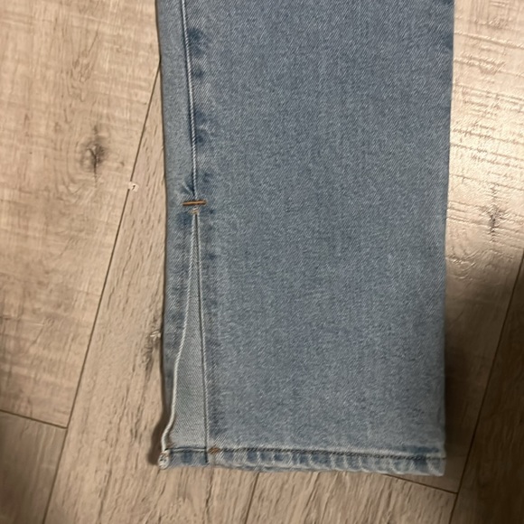 Good American Good Classic Split Hem Stretch Skinny Jeans - Picture 9 of 15